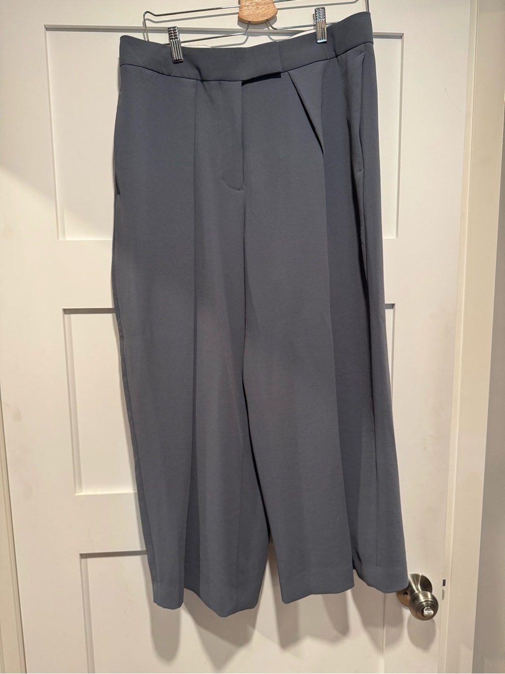 Aritzia Cavetto Barrel Pant - Crepette (size 12, vintage navy)